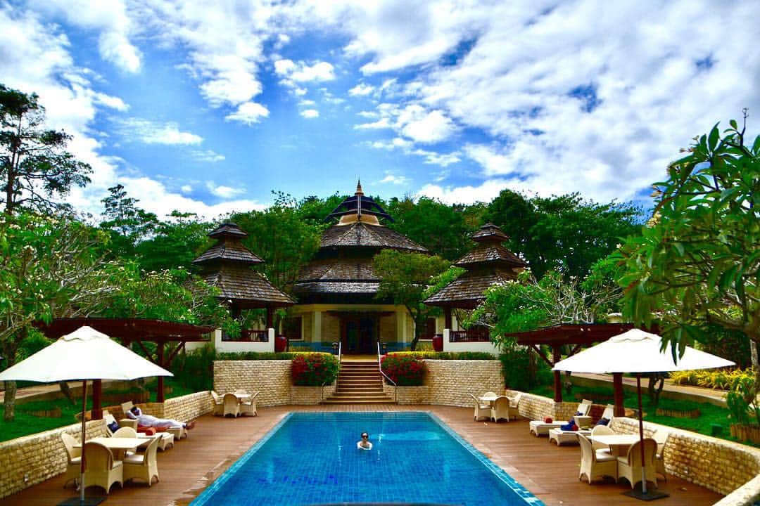 太田エイミーのインスタグラム：「The spa here is pretty amazing too @shangrilaboracay . . . . . .  #philippines #myshangrilaboracay #shangrilaboracay #shangrilahotel #travel #travelblogger #traveljournal #travelblog #resort #boracay #boracayisland #chispa」