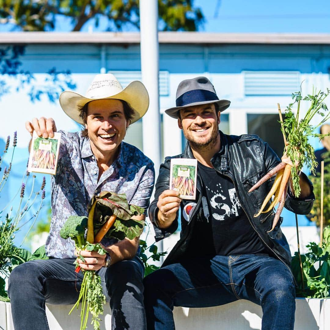 イアン・サマーホルダーさんのインスタグラム写真 - (イアン・サマーホルダーInstagram)「TODAY I’m celebrating #plantaseedday It’s a campaign by my friend @kimbalmusk and his non-profit @biggreen to teach the power of growing healthy, real food. Join me by planting a seed with your friends and family. Make the pledge to plant at plantaseedday.org I’m so proud to be a part of this! It’s so important what happens when the connection is made when a human to nurtures and grows a seed. Heal ourselves, heal the planet and build a strong community around healthy food. It’s the future and it’s happening right now in our present. Let’s do this!」3月21日 8時48分 - iansomerhalder