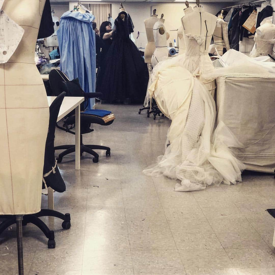 ザックポーゼンさんのインスタグラム写真 - (ザックポーゼンInstagram)「My daily sanctuary during #mercuryinretrograde the #Zacposen #Atelier #madeinnyc #madewithlove」3月21日 0時08分 - zacposen