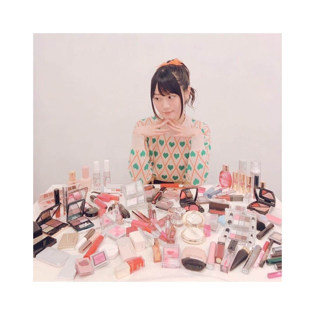 小倉唯さんのインスタグラム写真 - (小倉唯Instagram)「すごい数でしょ〜🙄💓 ぜんぶ私物です！！！！🙂笑  #小倉唯 #パーソナルブック #yuiitsu #コスメ #私物 #cosmetics #💄」3月21日 0時03分 - yui_ogura_official
