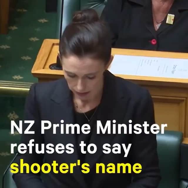 レナ・ヘディのインスタグラム：「Jacinda Ardern. Say her name 🧡💪💪💪💪」