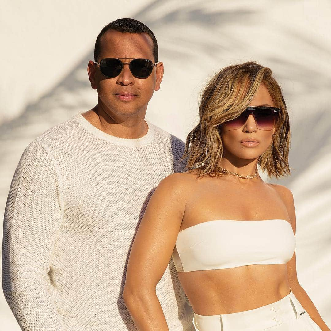 quayaustraliaさんのインスタグラム写真 - (quayaustraliaInstagram)「IT’S HERE. QUAY X JENNIFER LOPEZ + ALEX RODRIGUEZ 🔥 Link in bio to shop the collections now #QUAYXJLO #QUAYXAROD」3月21日 0時19分 - quayaustralia