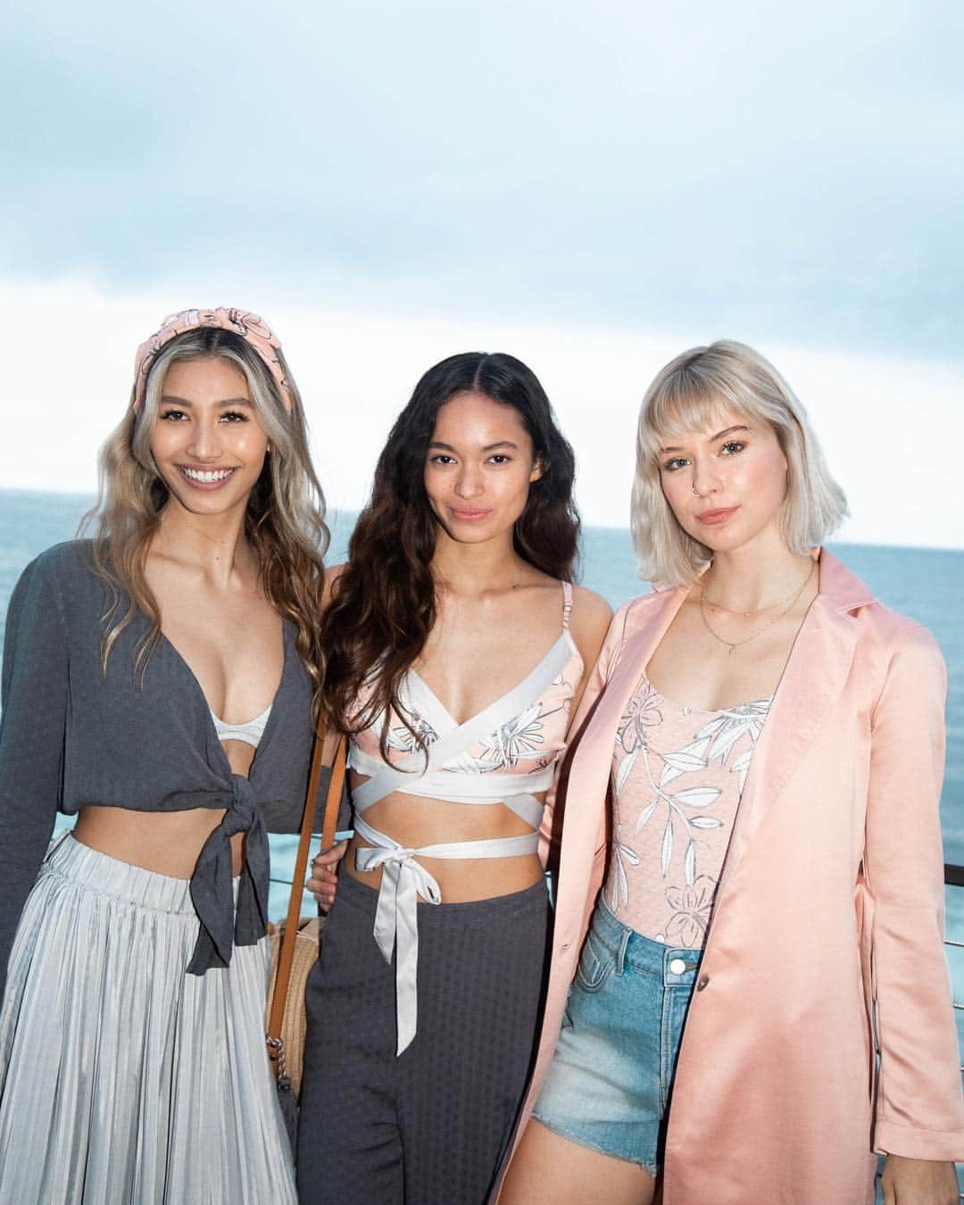 ロキシーさんのインスタグラム写真 - (ロキシーInstagram)「We celebrated the beautiful friendship of @keliamoniz and @haileybieber in Malibu last night as the official launch of their #ROXYxSister Collection. Tap the link in our bio to explore the full range. Swipe 👉 for a few of our favorite moments and check our stories for more!」3月21日 0時24分 - roxy