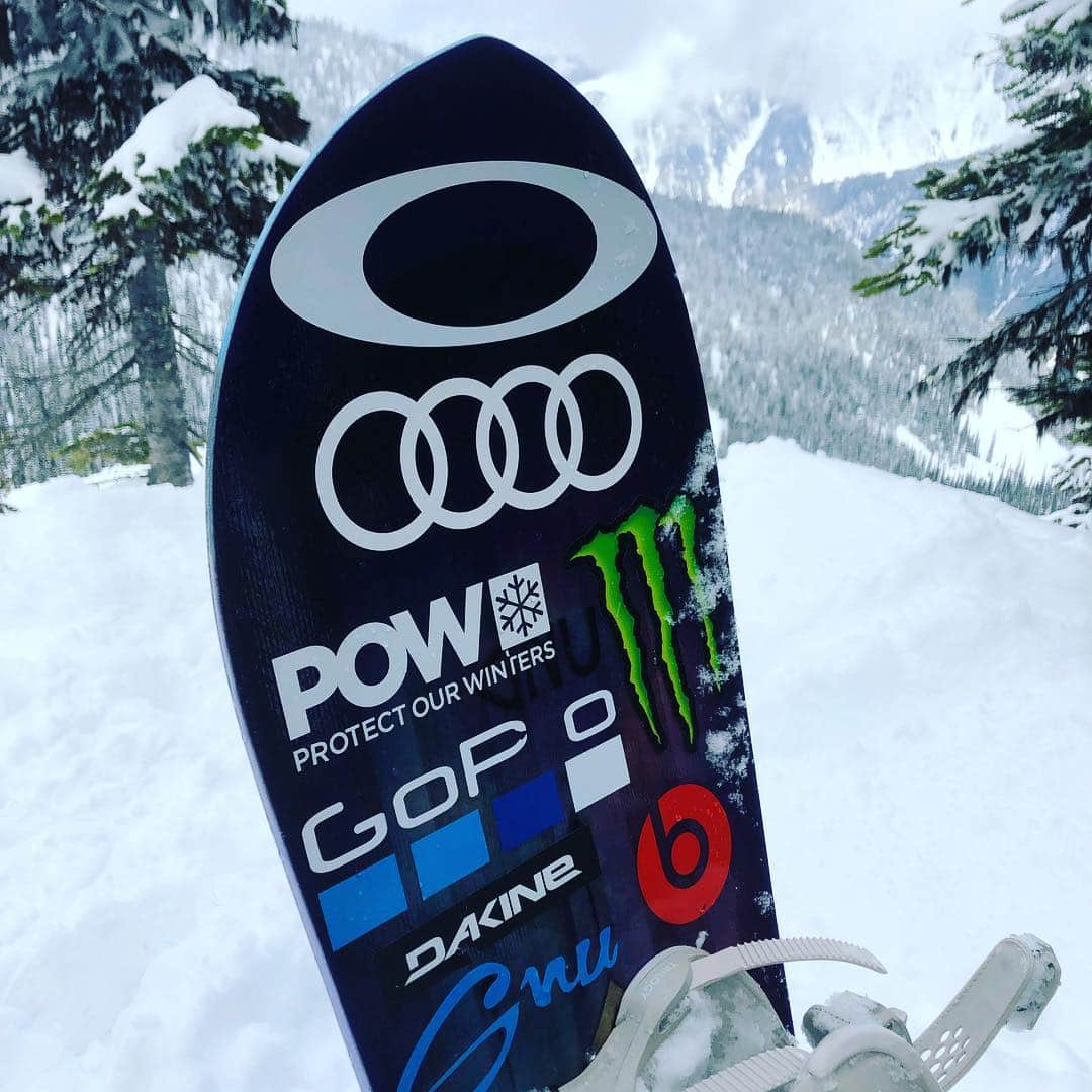 ジェイミー・アンダーソンのインスタグラム：「Pow laps! ❄️」