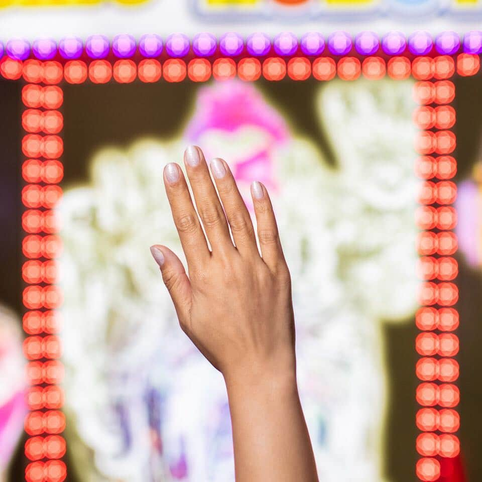 OPIさんのインスタグラム写真 - (OPIInstagram)「🤚Hands up if you feel like going to @sallybeauty for this exclusive glitter shade! Try #JudontSay from our #OPITokyo collection today. Make sure to send us your best #nailfie 💗 #glitternails #nails #manicure」3月21日 0時31分 - opi