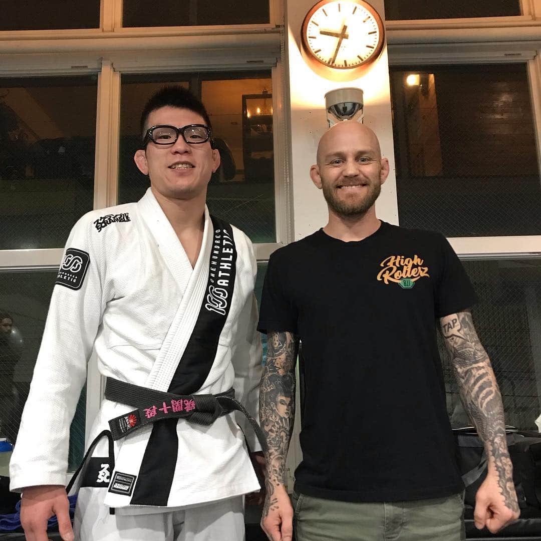 青木真也のインスタグラム：「ジェフグローバーさん。 @jiu_pac_  クラスを見にきてくれました。マニアック。#evolvefightteam #onechampionship #metamoris #onehundredathletic」