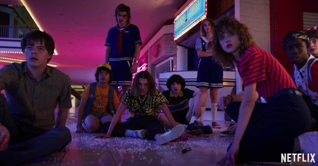 クリス・ハードウィックさんのインスタグラム写真 - (クリス・ハードウィックInstagram)「Best mall squad in years. ... #StrangerThingsS3 #Netflix #80s #StrangerThings」3月21日 0時46分 - nerdist