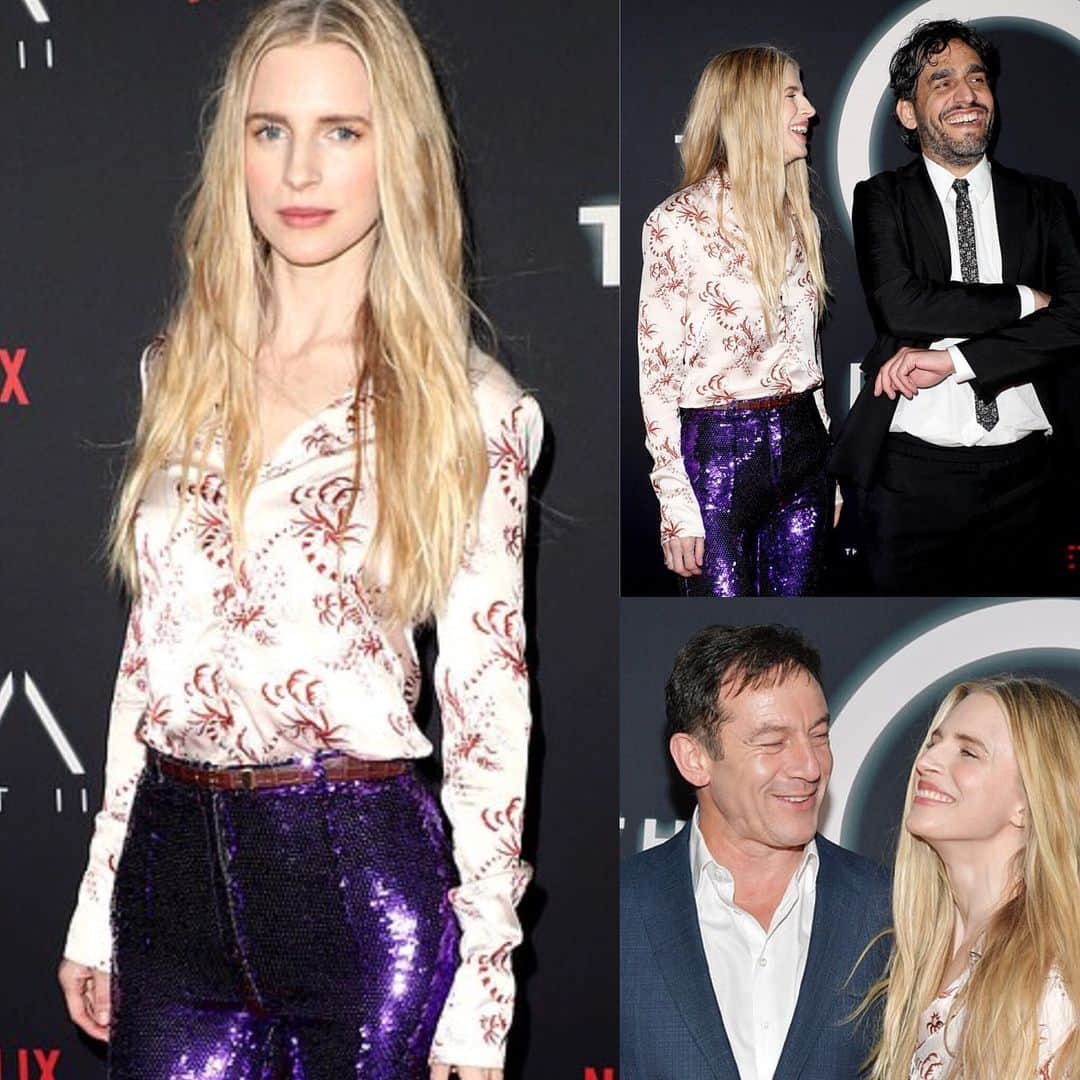 ブリット・マーリングのインスタグラム：「about last night... #theoa part II premiere @lacma in @pacorabanne 💜 🙏🏽 @meganbowmangray @laini_reeves @melaniemakeup @anivalm」