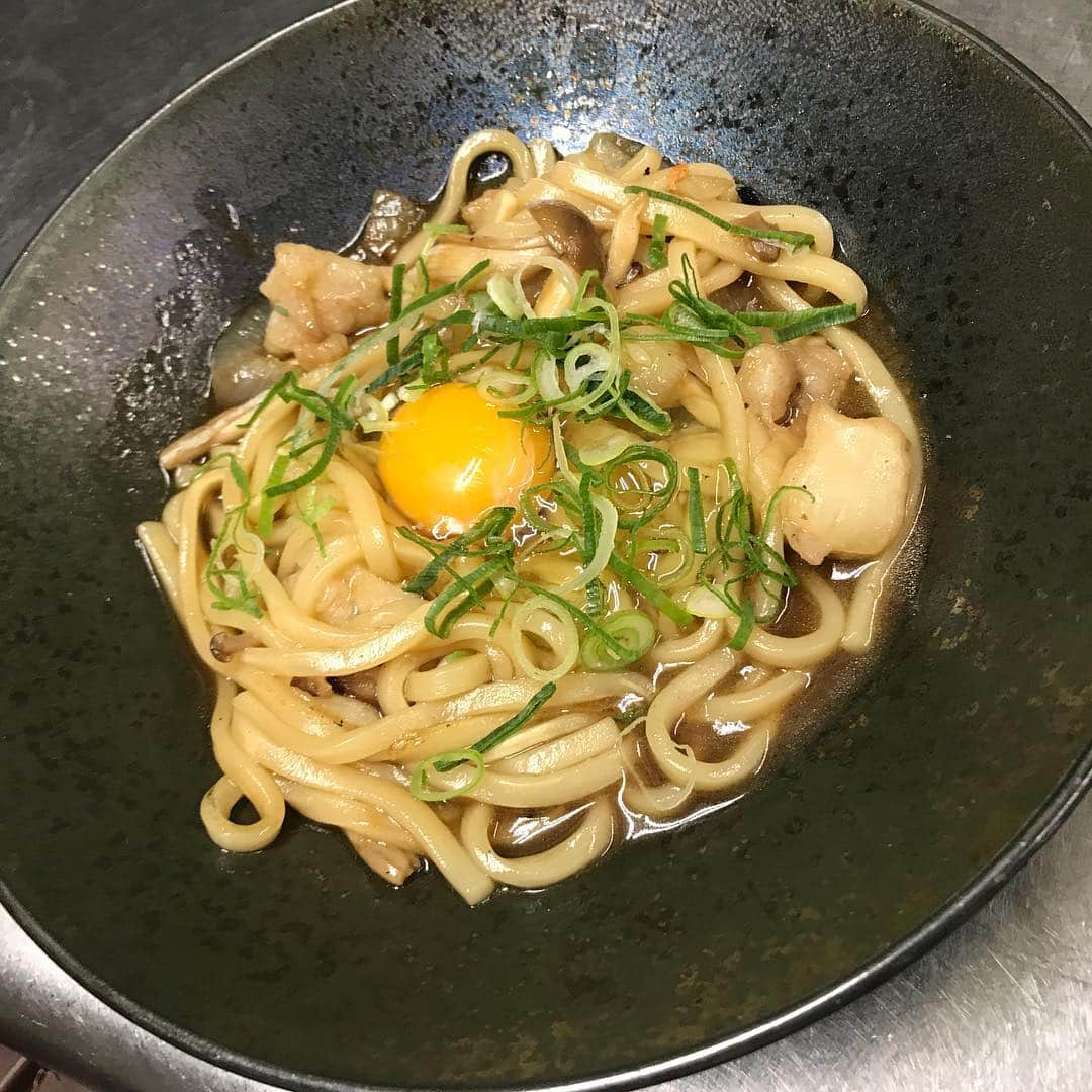 ゆずの小町天王寺店のインスタグラム：「3月オススメ 和牛ホルモン焼きうどん！  めちゃくちゃオススメです！  #ゆずの小町#ゆずの小町天王寺#ゆずこま#osaka#居酒屋#個室居酒屋#個室#食べ飲み放題#コース料理#天王寺北口#天王寺区#大阪市#tennouji#天王寺#飲み会#和食#創作料理#飲み放題#地下鉄天王寺駅#JR天王寺駅#近鉄阿倍野橋駅#激辛#学割#学生#宴会#食べ放題#オススメ#歓送迎会#3月#ハンパない」