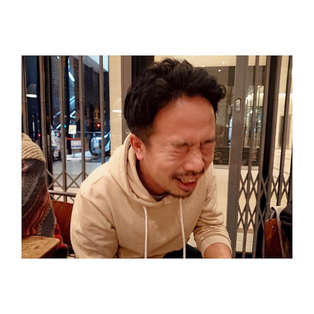 壺坂恵のインスタグラム：「この一年半 めちゃくちゃ笑った また大人の夏休みしたい NO.2 ホステス キミコ あなたは右にー 私は左にー  振り向いたら、負けよー #グッドバイマイラブ」