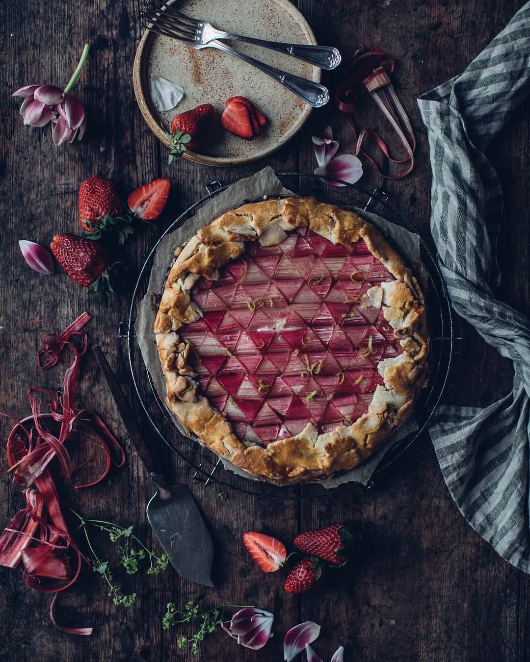 Our Food Storiesさんのインスタグラム写真 - (Our Food StoriesInstagram)「Just arrived in Paris for work and still dreaming of this delicious gluten-free rhubarb galette we photographed the other day in the studio☺️ Can’t wait to share the recipe with you guys soon🌸 #ourfoodstories ____ #rhubarb #bakinglove #glutenfreerecipes #glutenfreeeats #glutenfri #glutenfrei #stilllifephotography #houseandgarden #fellowmag #simplejoys #huffposttaste #springmood #rhubarbcake #rhabarber #germanfoodblogger #foodstylist #foodphotographer」3月21日 1時44分 - _foodstories_