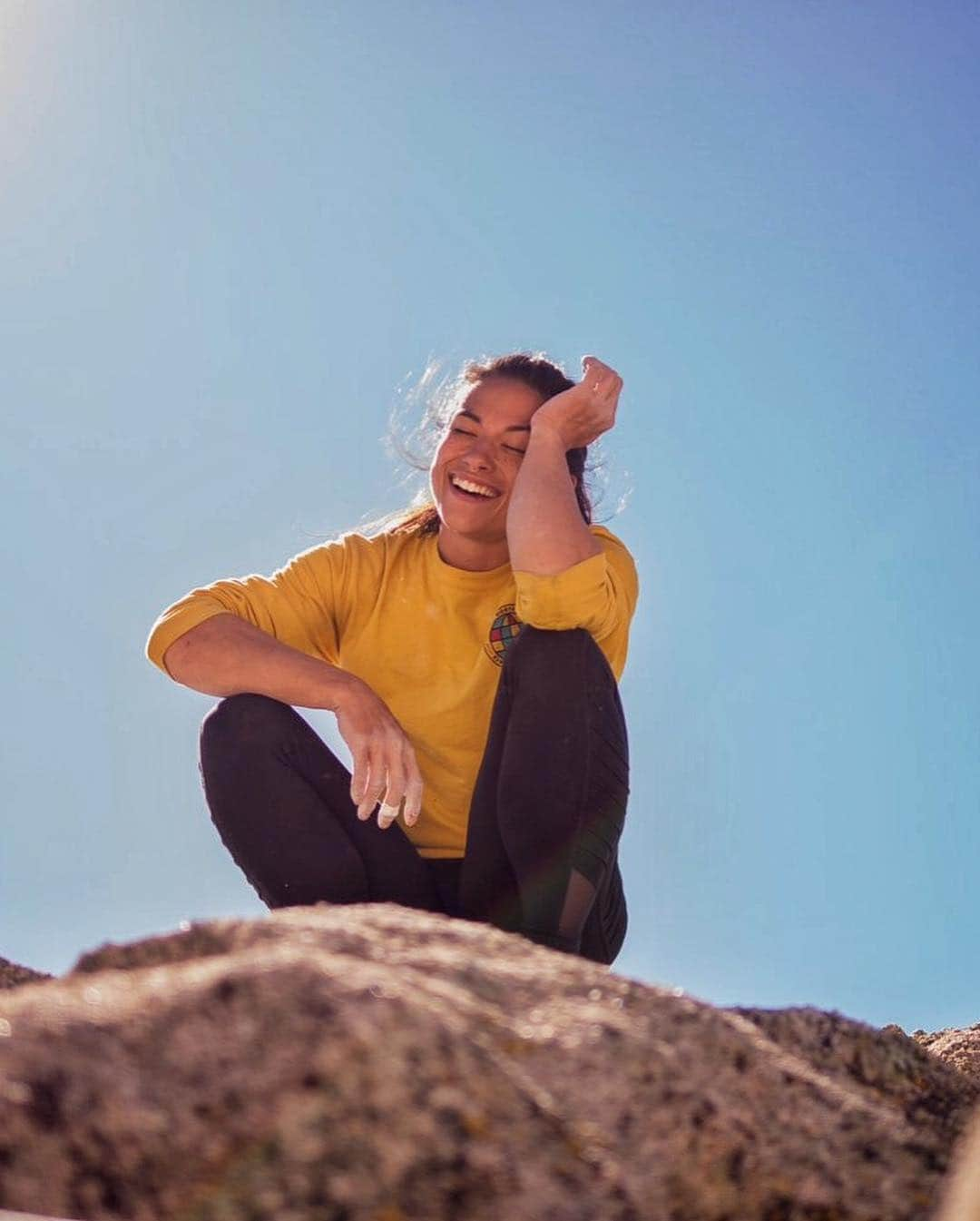 ニーナ・ウィリアムズさんのインスタグラム写真 - (ニーナ・ウィリアムズInstagram)「In 2012, @alexhonnold did the first ascent of a 50ft boulder in the Beehive area of the Buttermilks. @lonniekkauk did the second ascent in 2013 followed by @ethan_pringle and @_steven_roth in 2014, @fabi_buhl in 2017, and @rockninja_8a in 2018. Two days ago, on March 18th 2019, I climbed the lucky 7th ascent of Too Big To Flail (V10/5.13d). . I’m still processing the experience and will share a more complete story later. For now I am simply, joyously grateful. . @james_lucas, @oceangoingmonkey, and @simoore: you guys hiked out SO many pads and helped maintain the serene atmosphere I wanted for this climb. It wouldn’t have come together without your help. . To the Bishop locals who donated pads: @andyliu84, @hostelcaliforniabishop, @katielambert, @benjaminditto, and the Zoo. You guys rock. I thankfully didn’t end up needing them but they sure were nice 😜 . And shoutout to @climberchica for the belay on last years’ trip when all the beta fell into place. It was a highlight of this whole journey. . The endeavor of working and climbing Too Big really does take a village, and I appreciate everyone’s help from the bottom of my heart 💛🧡🖤 Thank you thank you thank you. . 📸 @oceangoingmonkey and @simoore 🙏🏻 #climbing #bouldering ?😂 #highball #payahuunadü #Buttermilks」3月21日 1時47分 - sheneenagins