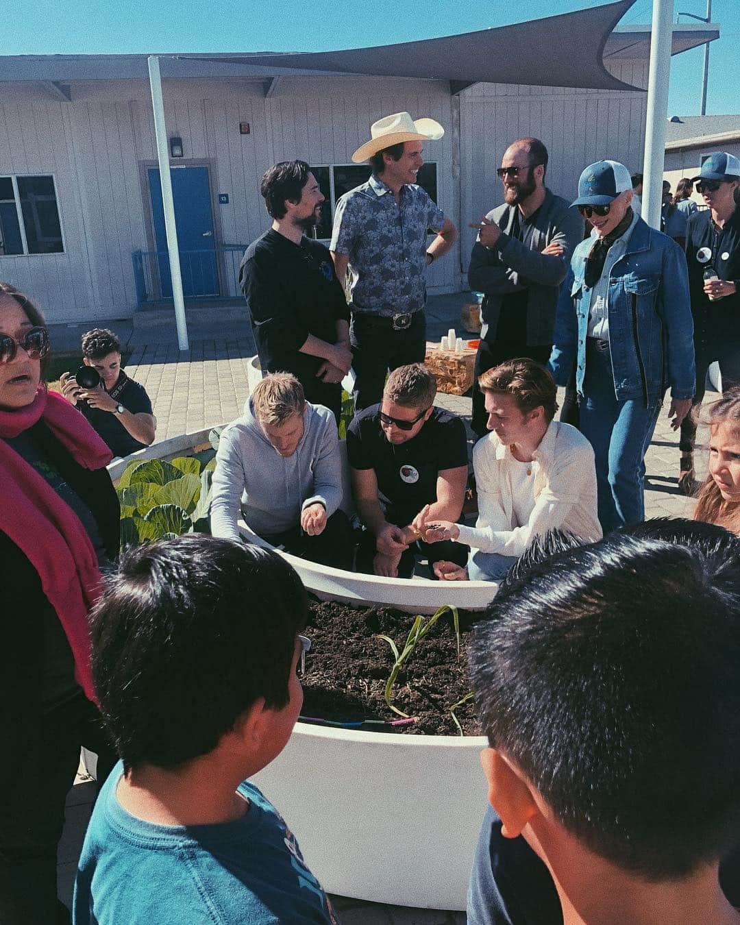 ラッキー・ブルー・スミスさんのインスタグラム写真 - (ラッキー・ブルー・スミスInstagram)「it’s plant a seed day!! sometimes i feel like we forget that we can plant some of our own food in our backyard or even on your balcony... i had such a wonderful time planting seed with the kids at this school! thank you so much for inviting me @biggreen @kimbalmusk @mayemusk join the movement and invest in your future!🖤 #plantaseedDay」3月21日 1時50分 - luckybsmith