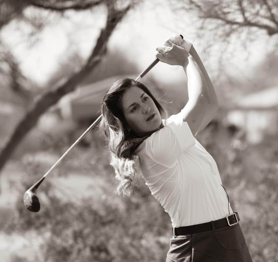 サンドラ・ガルさんのインスタグラム写真 - (サンドラ・ガルInstagram)「I did a super fun video shoot yesterday hitting shots in a 50s outfit and old persimmon clubs in front of the only 3 founders of the @LPGA_tour who are still alive today! I have to say that playing with my @callawaygolf clubs is SO much BETTER 😉 @lpgafounders #retro #throwback . . . 📸: @thejangal」3月21日 1時58分 - thesandragal