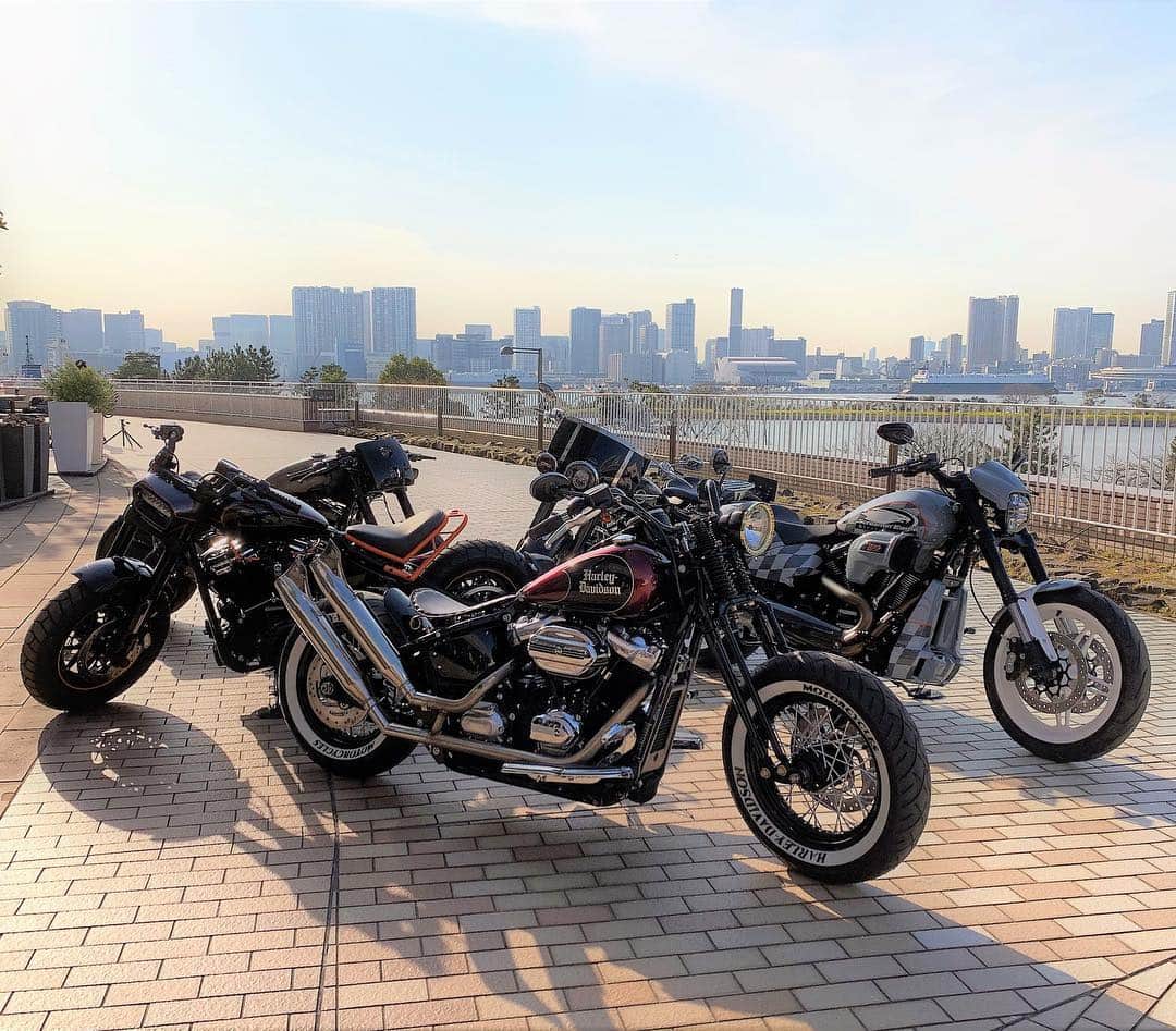 Harley-Davidson Japanさんのインスタグラム写真 - (Harley-Davidson JapanInstagram)「The Kings of 2019.  #ハーレー #harley #ハーレーダビッドソン #harleydavidson #バイク #bike #オートバイ #motorcycle #ソフテイル #softail #カスタム #custom #バトルオブザキングス #botk #コンテスト #contests #勝者 #winner #queen #sonicbobber #gracer #roughcut #neoheritage #2019 #自由 #freedom」3月21日 2時29分 - harleydavidsonjapan