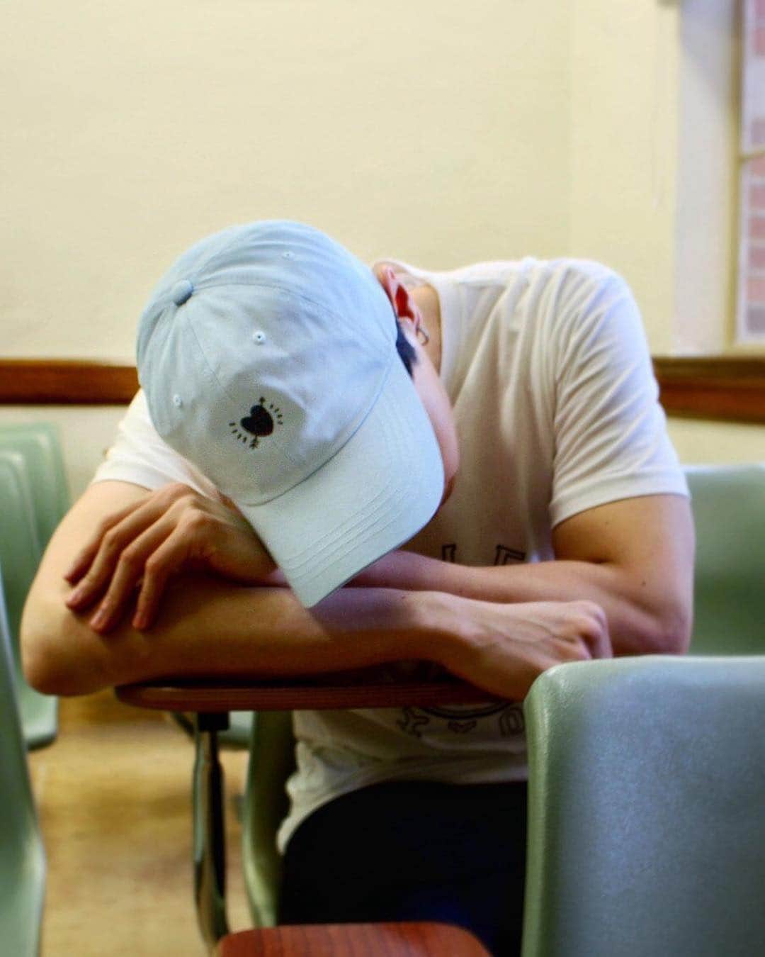 allkpopTHESHOPさんのインスタグラム写真 - (allkpopTHESHOPInstagram)「Crooked Heart Dad Hat!  At least you can show your teacher some love if you fall asleep in class! 😛」3月21日 2時38分 - allkpoptheshop