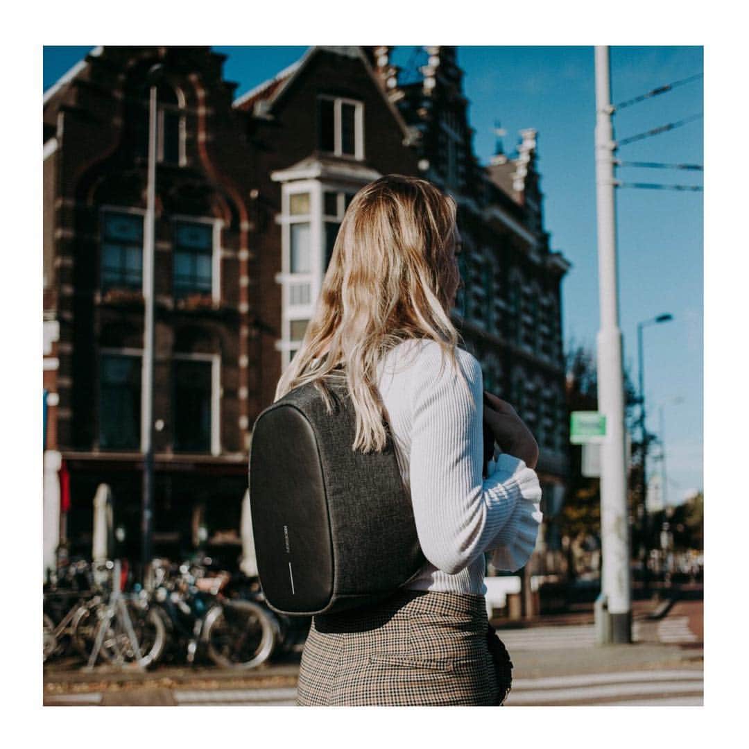 XD Designさんのインスタグラム写真 - (XD DesignInstagram)「Meet the Cathy Protection backpack! It comes in Black and Blue. Cathy doesn't only protect your belongings, but also protects you. 🤩  It's main features are all about protection, with the use of an alarm: ▪️Loud Alarm (120dB) ▪️Silent Alarm including SOS APP system  The alarms can be triggered with the 2 buttons on the shoulder strap of the backpack.  Pressing the first button on the shoulder strap twice, triggers a loud alarm, scaring away the agressor.  Pressing the second alarm button twice the Cathy will send a silent alarm through the Cathy APP on your connected phone. Up to 3 people (preset in your app) will receive your SOS and exact location.  Find out more about Cathy on our website at 👉 www.xd-design.com/cathy 📸 by @liselottefleur • • • #xddesign #brighterdays #cathybackpack #xddesignbobby #protection #travelbag #igers #ig_daily #instatravel #travelers #travellifestyle #adventure #globelletravels #photooftheday #passportlife #commute #commuters #wanderout #gotyourback #travelmore #digitalnomad #newrelease #newcollection #safety #keepexploring #journey #doyoutravel  #travelbackpack #thetraveltag」3月21日 2時42分 - xddesign