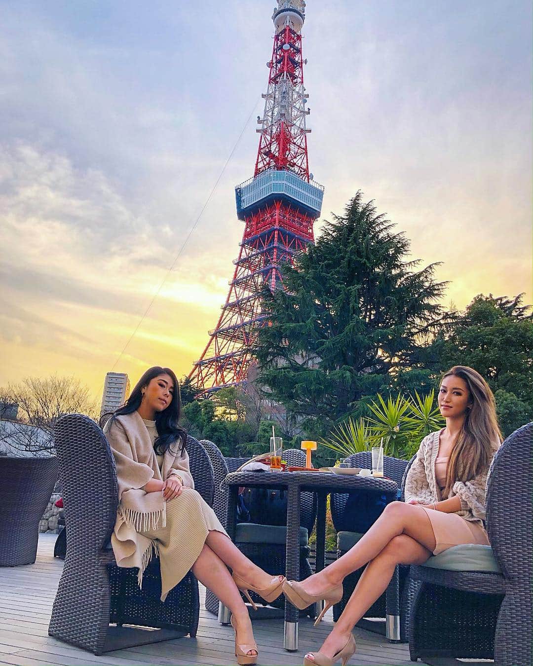 AYAMEさんのインスタグラム写真 - (AYAMEInstagram)「#princehotel#towerterrace#tokyotower#terracecafe#cafe#amazingview#photogenic#genic_tokyo#bff#twins#springhascome#longhair#blogger#bloggerlife#bloggerstyle#heels#東京タワー#プリンスホテル#テラスカフェ」3月21日 2時53分 - l.ayame