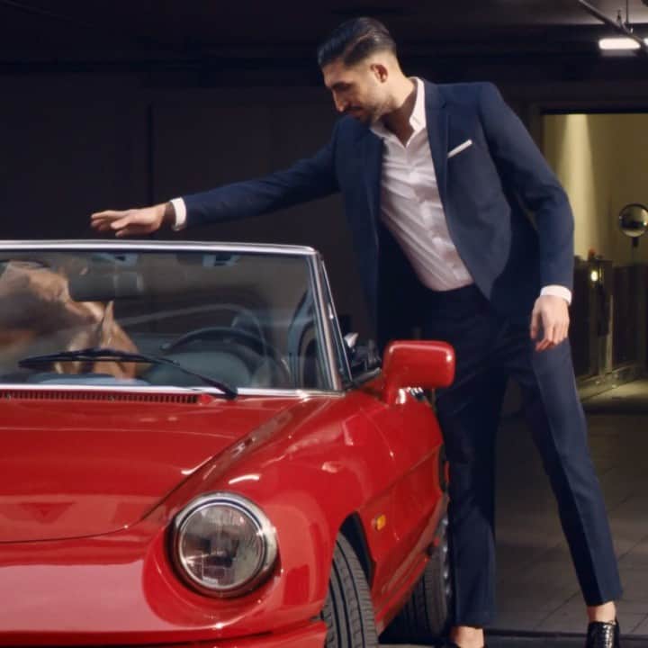 エムレ・カンのインスタグラム：「Very proud to announce my upcoming collaboration with @hm for my collection “SELECTED BY EMRE CAN”. A handpicked and exclusive selection of suits and other key pieces for every man’s wardrobe. Available from March 28th in selected stores and online. ⠀⠀⠀⠀⠀⠀⠀⠀⠀ #HMMAN #EC23 #fashion #iCan」