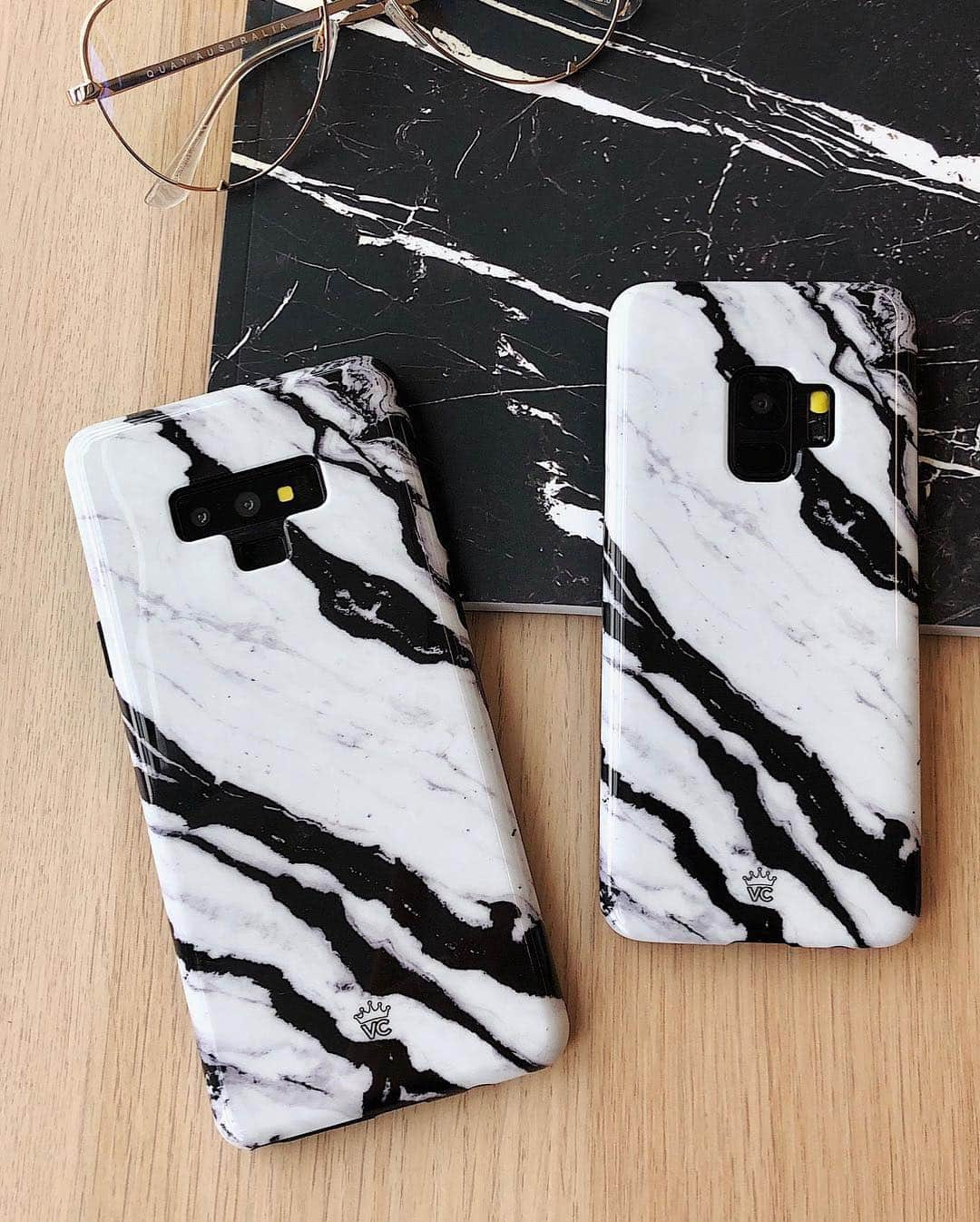 VELVETCAVIARさんのインスタグラム写真 - (VELVETCAVIARInstagram)「NEW DROP 🔥 introducing the Panda Marble Case + matching Grip Ring 🐼 our take on a sleek, classic marble with edge. 🖤⚡️ It can be styled with any outfit, looks like cookies n' cream 😋, and of course protective too. Available for iPhone and Samsung devices. BONUS: Order today and get the matching grip ring for FREE! Just use the code “panda” at checkout, today only! Get yours: @velvetcaviar. #velvetcaviar #marble」3月21日 3時09分 - velvetcaviar