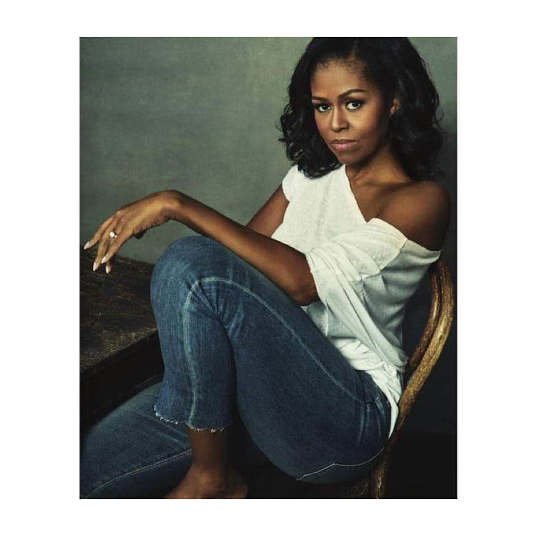 エミリオ デ ラ モレナさんのインスタグラム写真 - (エミリオ デ ラ モレナInstagram)「Our Wednesday woman’s crush is Michelle Obama. #emiliodelamorena #inspobyemilio #michelleobama #eeuu🇺🇸」3月21日 3時14分 - emiliodelamorena