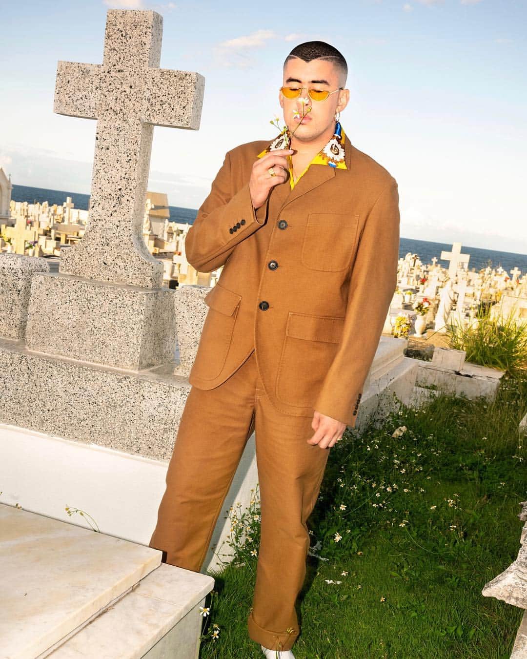 GQさんのインスタグラム写真 - (GQInstagram)「“There's people that appreciate what I do; there's people that criticize it,” @badbunnypr says. “There's people who say, ‘Thank you for sticking up [for us], thank you for defending [this].’ There's others that say I'm an opportunist.” At the link in bio, Latin trap's king talks becoming an omnipresent fixture on the global pop soundscape and something of an outspoken social critic. (📸@jason_nocito_studio, styling by @mobolajidawodu) #badbunny #newgq」3月21日 3時16分 - gq