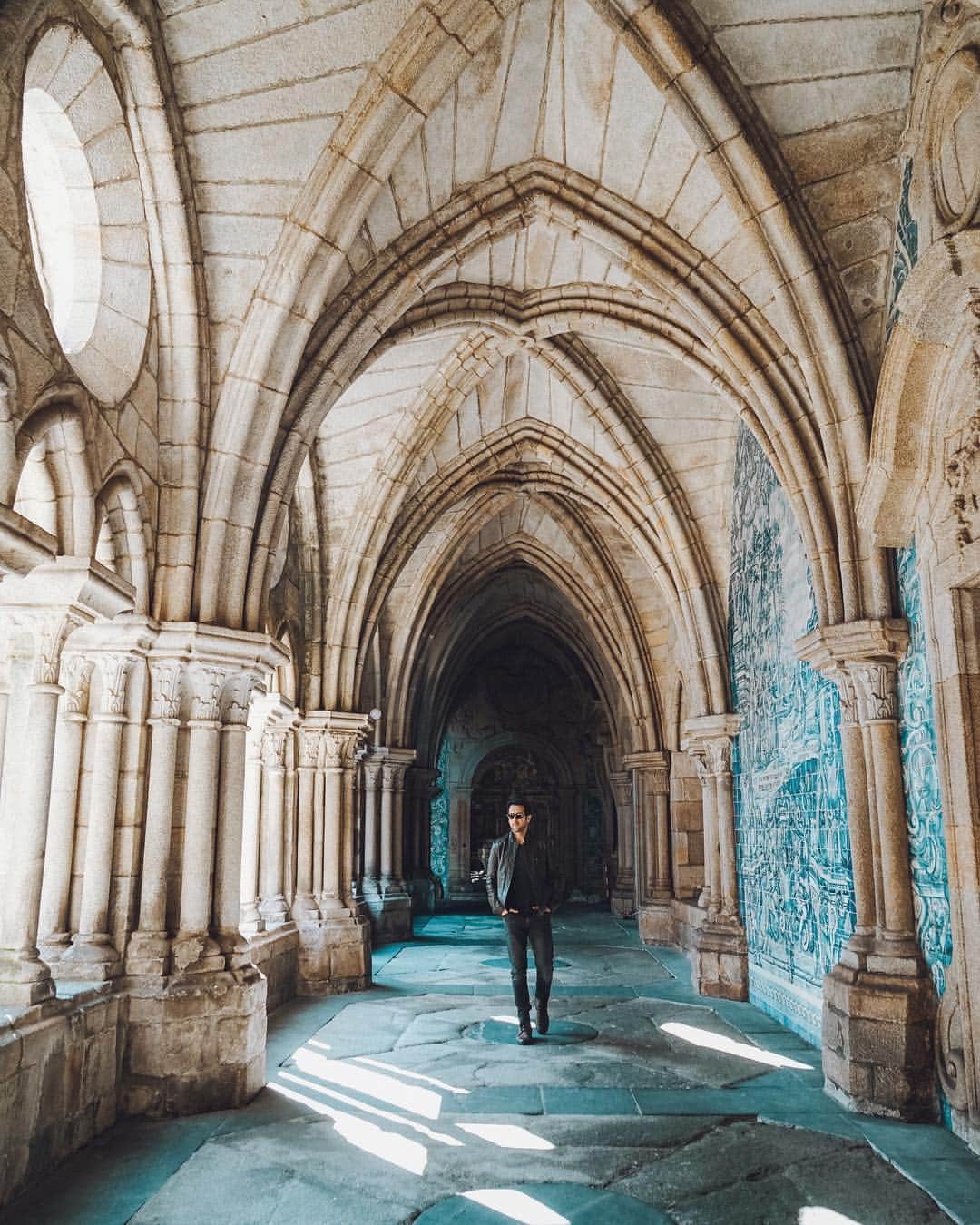 のインスタグラム：「Let me take you to Porto.. @vodafonered ile #dünyaavucunuzda #sponsorlu」