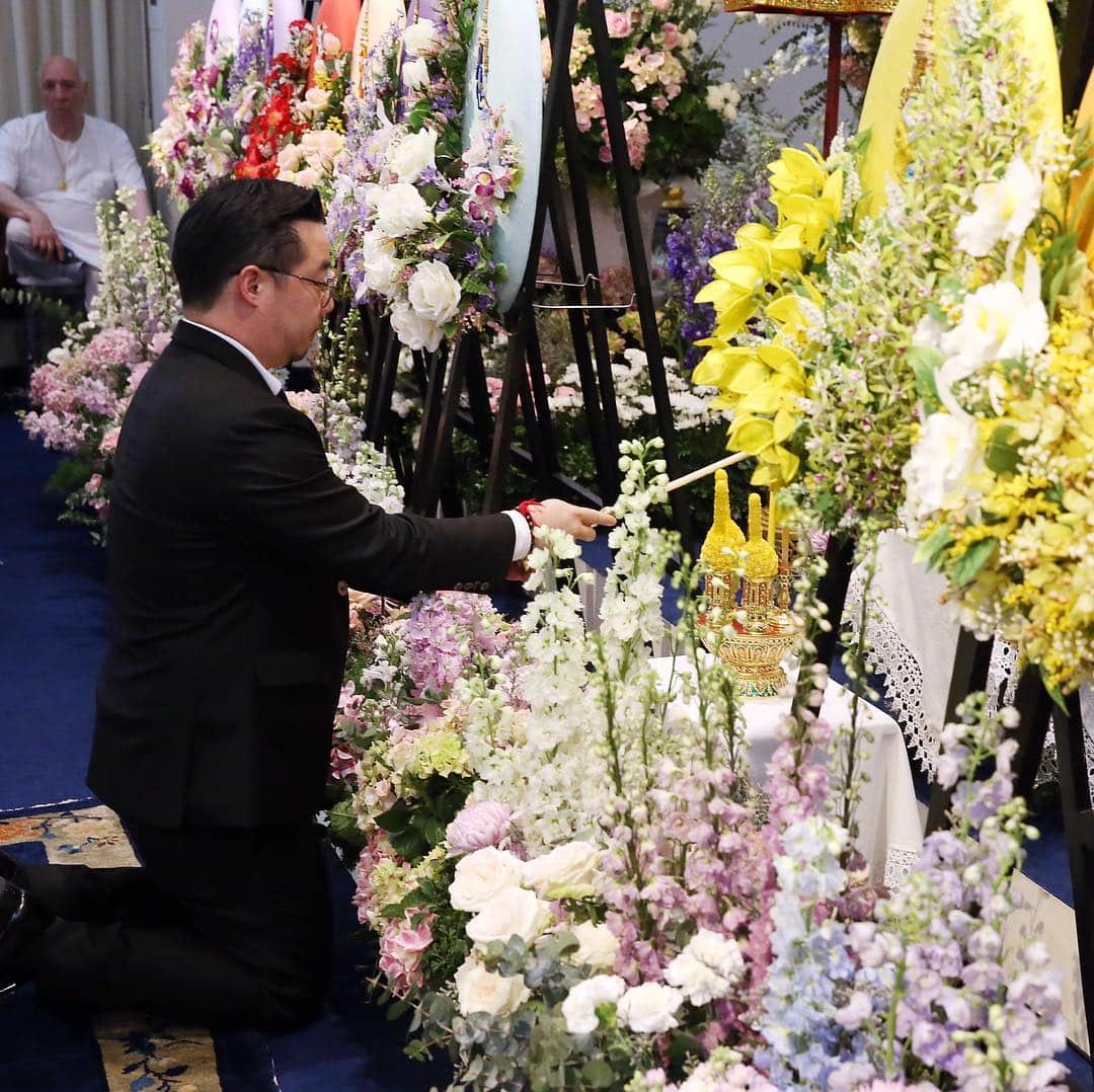 レスター・シティFCさんのインスタグラム写真 - (レスター・シティFCInstagram)「Leicester City staff and players have arrived in Thailand ahead of the Cremation Ceremony of Khun Vichai Srivaddhanaprabha tomorrow.」3月21日 3時40分 - lcfc