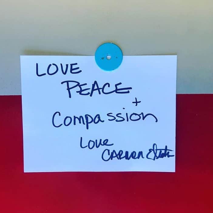 カルメン・エレクトラさんのインスタグラム写真 - (カルメン・エレクトラInstagram)「So proud to be apart of @the_positivity_magnet ❤️words are powerful ! #love #peace #compassion」3月21日 3時42分 - carmenelectra