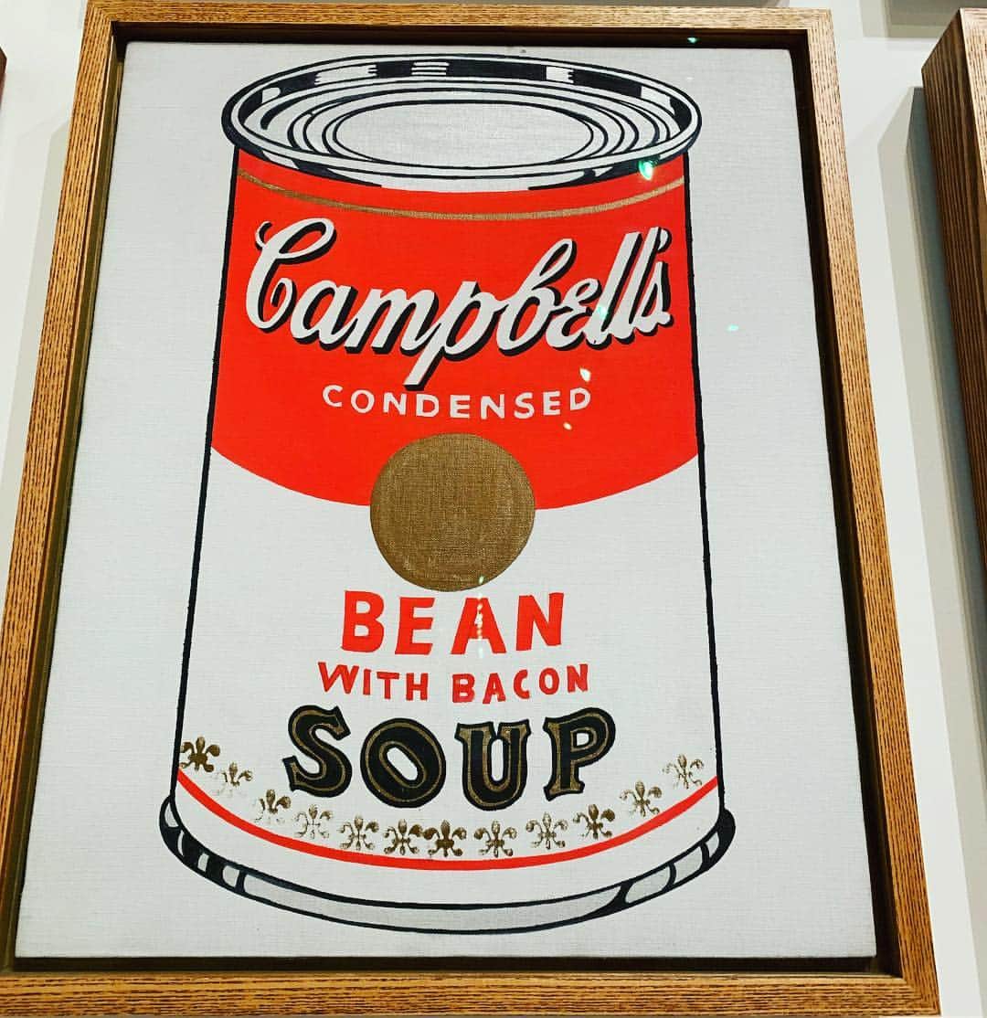デブラ・メッシングさんのインスタグラム写真 - (デブラ・メッシングInstagram)「The Warhol exhibit at the @whitneymuseum. Ummmm, did I miss it? Did Campbell’s actually make Bean with Bacon soup?」3月21日 3時45分 - therealdebramessing