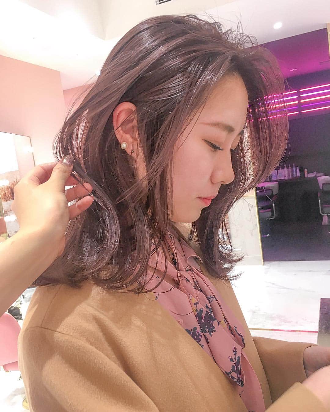 原涼香のインスタグラム：「ㅤㅤㅤㅤㅤㅤㅤㅤㅤㅤㅤㅤㅤ 春の新色🌸🌸 SAKURA BROWN 🐻🌷🌷 ブリーチベースのお客様でした♡ かわい~💓 ㅤㅤㅤㅤㅤㅤㅤㅤㅤㅤㅤㅤㅤ」
