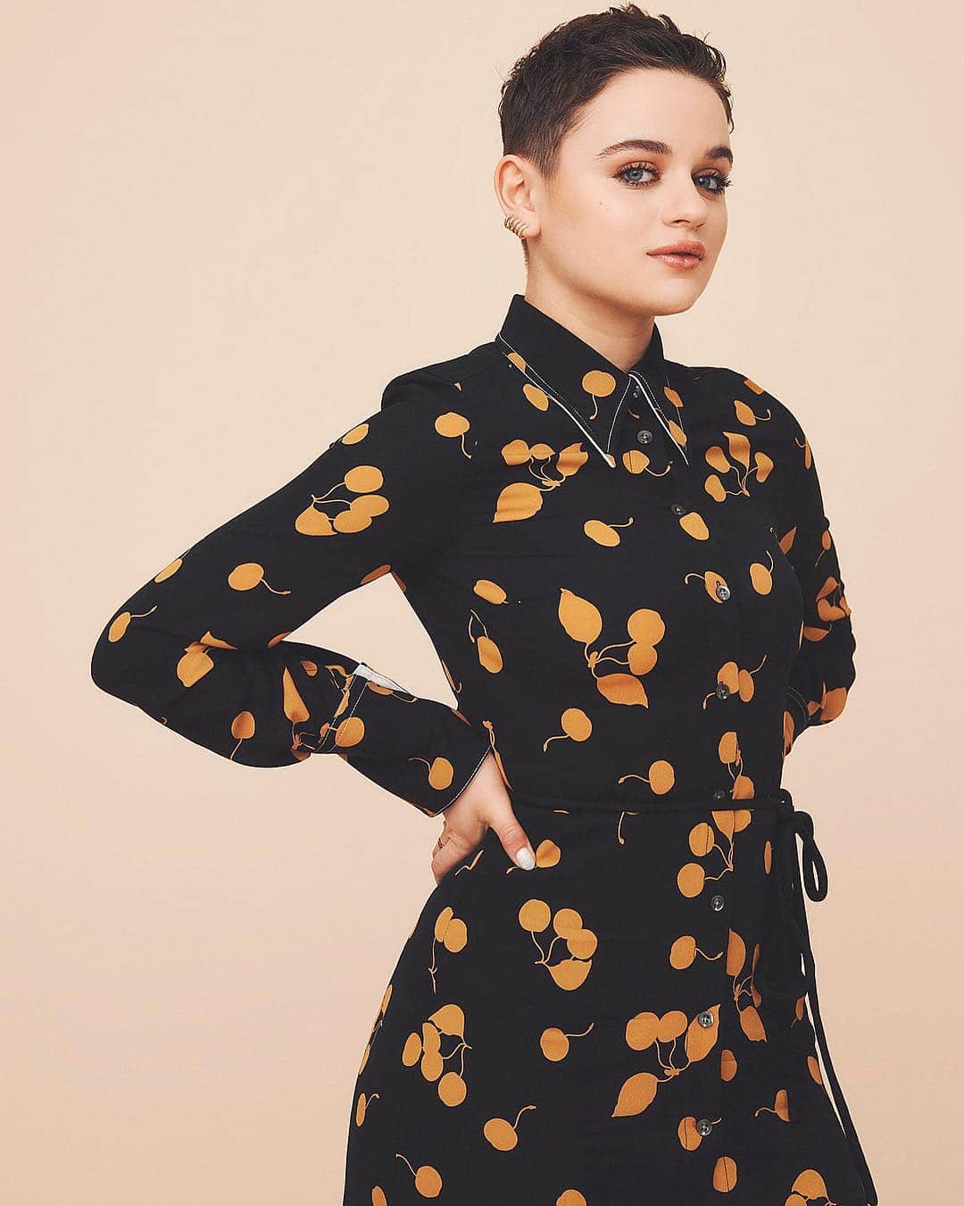 Just Jaredさんのインスタグラム写真 - (Just JaredInstagram)「@joeyking stuns in a shoot for @bustle while promoting @theactonhulu! #JoeyKing #TheAct Photos: Colette Aboussouan/Bustle」3月21日 3時52分 - justjared