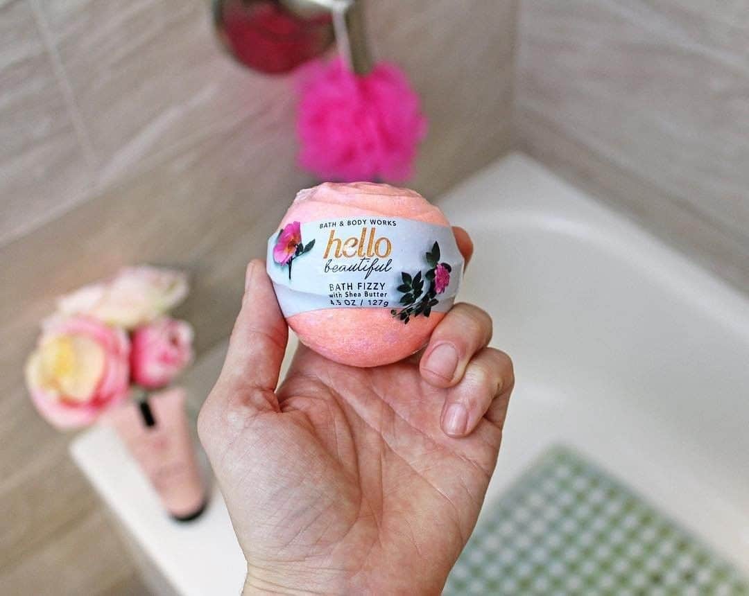Bath & Body Worksさんのインスタグラム写真 - (Bath & Body WorksInstagram)「This is where we're spending the #FirstDayofSpring 🌼🛁 Who's with us?! 🙋‍♀️」3月21日 4時00分 - bathandbodyworks