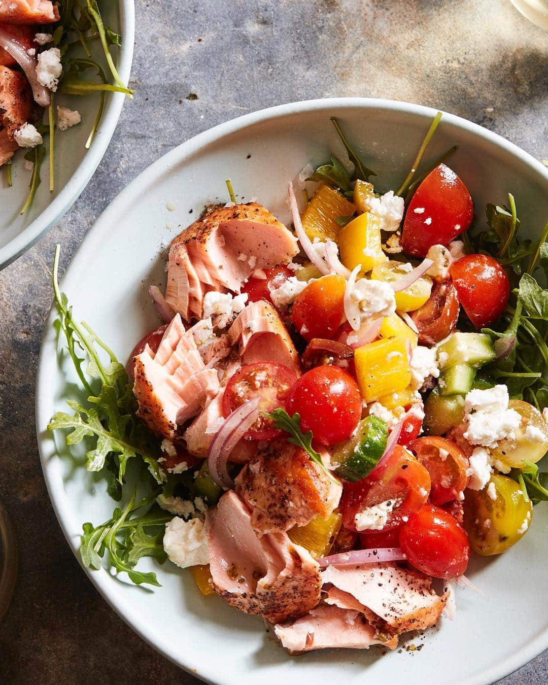 Gaby Dalkinさんのインスタグラム写真 - (Gaby DalkinInstagram)「HELLO SPRING!!! I’ve been waiting for you! Greek Salmon Salad and a crisp glass of white wine to celebrate!! (Side note: the oregano vinaigrette on this is gonna be your new fav!!) ❤️」3月21日 4時03分 - whatsgabycookin