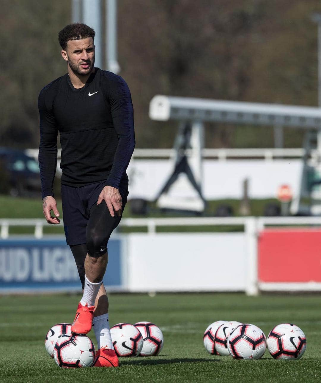 カイル・ウォーカーさんのインスタグラム写真 - (カイル・ウォーカーInstagram)「Focused on starting @euro2020 qualifying with two positive results」3月21日 4時19分 - kylewalker2