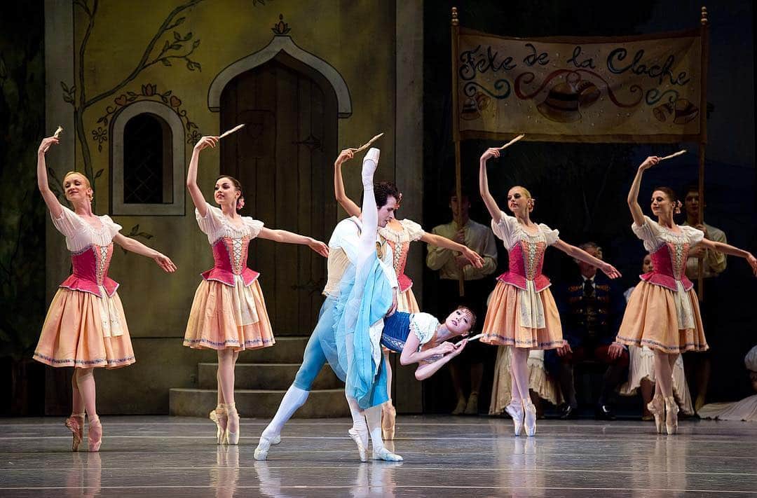 倉永美沙さんのインスタグラム写真 - (倉永美沙Instagram)「Dress rehearsal tonight! An old photo from 2010! これからコッペリアのゲネプロ。写真は2010の時の。#coppelia #love #last #boston #ballet #ballerina #stage #ballerinalife #happy #happiness #dance #art #幸せ #バレエ #バレリーナ work #感謝」3月21日 5時59分 - misakuranaga