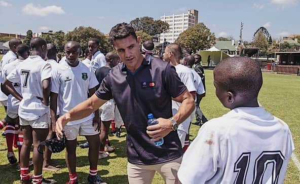 ダニエル・カーターさんのインスタグラム写真 - (ダニエル・カーターInstagram)「After 30yrs of rugby experience, It was an honour to share some of it with the next generation of rugby legends. Amazing trip. Thank you @mastercard and @bryanhabana_ for having me in South Africa. #rugby #southafrica *SWIPE LEFT*」3月21日 6時14分 - dancarter_