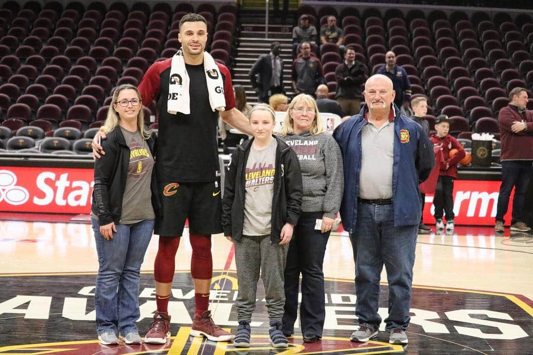 キャブスさんのインスタグラム写真 - (キャブスInstagram)「Tonight we are teaming up with @athletesvscrohns to host Natalie and her family as part of @larrydn7’s “Larry’s Leaders” with @clevelandclinic this season!  #CavsBucks || #BeTheFight⁠ ⁠⁠ ⁠」3月21日 7時08分 - cavs