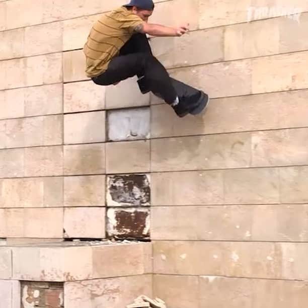 のインスタグラム：「👉🏽 @jacksonpilz @chrispfanner @nassimguammaz @daniellutheran89 @albertnewcomply & @axelcrusher destroy Mallorca in @vansskate’s ‘Cougar Island’ video on ThrasherMagazine.com 📡」