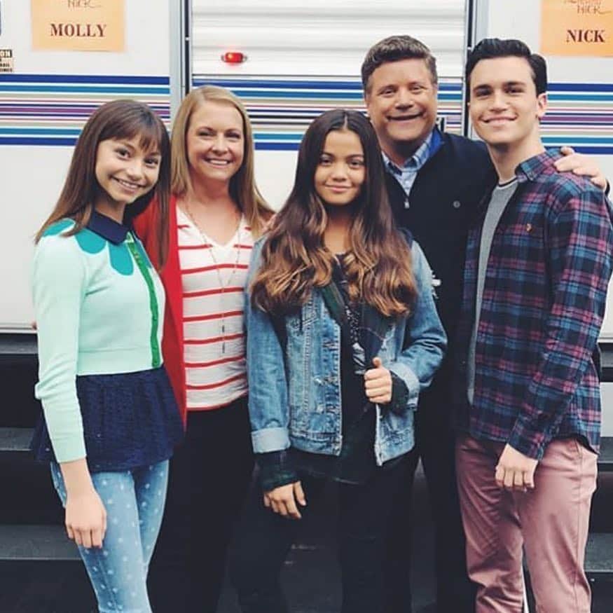 メリッサ・ジョーン・ハートさんのインスタグラム写真 - (メリッサ・ジョーン・ハートInstagram)「Are you ready for all the trouble that is #NoGoodNick? It’s a serialized family mystery dramedy. Hard to explain but I think you’ll love it.  Ohhhs and ahhs for the whole family. @netflix April 15th WORLDWIDE!!!!」3月21日 7時18分 - melissajoanhart