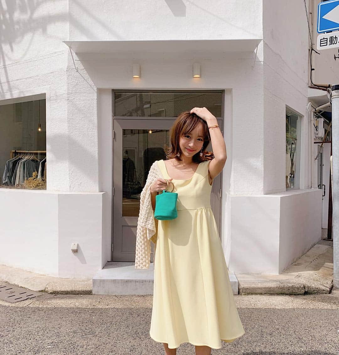 村上沙織さんのインスタグラム写真 - (村上沙織Instagram)「good morning♥️ 今日は昨日と打って変わって☂️🌂 春、来ては帰ってを繰り返すね😩😩 ・ 昨日たくさんお問い合わせ頂いたワンピースは新作です♥️♥️今晩発売です🥳 #rosymonster」3月21日 7時19分 - rosysaorimonster