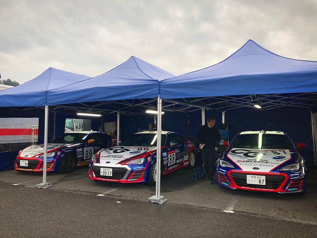 のインスタグラム：「‪さて、レースウィークがスタートします👍今日は、86/BRZ Raceの走行だけです🏎路面濡れてます。お願いだから乾いて🙇‍♂️🙇‍♂️🙇‍♂️‬」