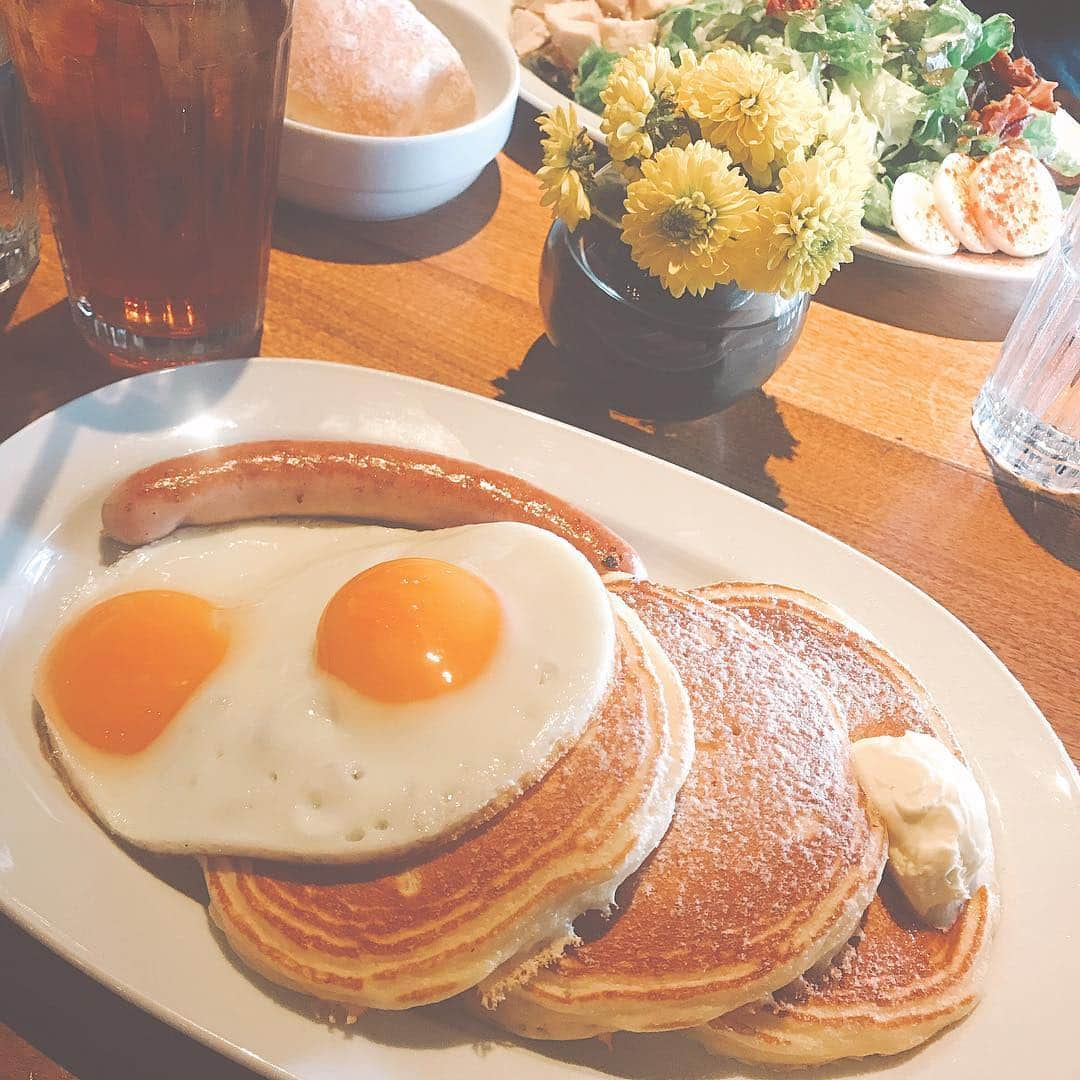 藤田奈那さんのインスタグラム写真 - (藤田奈那Instagram)「＊ このまえのランチ🐒♡ ・ ここのカフェは朝早くから開いているので たまにモーニングでも行きます🥰 ・ みなさんもおすすめのカフェがあったら教えてください😚💭 #cafe #crisscross #❤️」3月21日 18時28分 - fujitanana_official