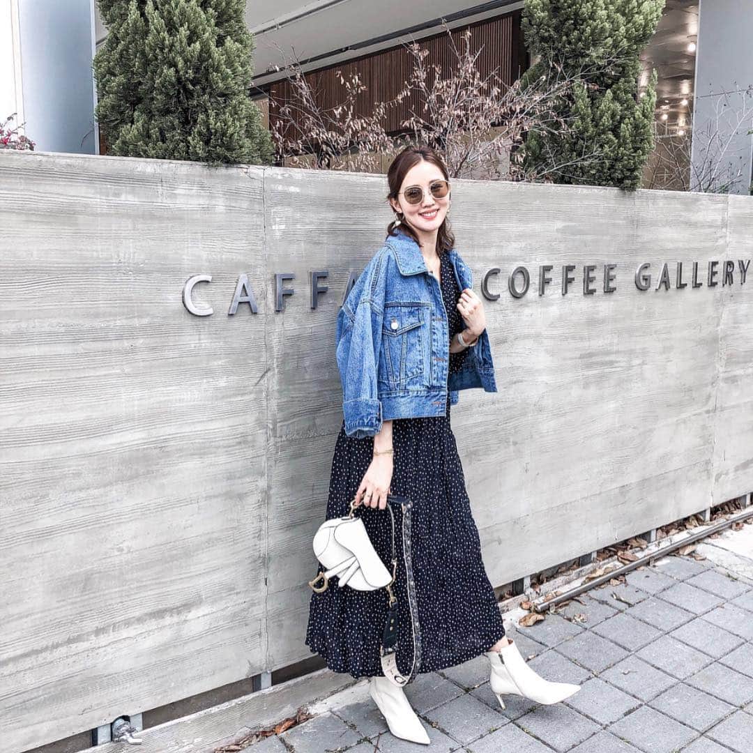 Lilian莉安さんのインスタグラム写真 - (Lilian莉安Instagram)「- 突然嘴饞想吃巷口路邊賣的甜甜圈、雙胞胎 那種剛炸好都超香～🤤 不過台中不知道要哪裡買 哈 OOTD 版型很美的牛仔外套，刷色也超好看，配上洋裝立馬有造型 洋裝/牛仔外套⋯ @tuday_official  #outfits #ootd #springlook #diorsaddlebag #whatiwore #tuday_official」3月21日 16時55分 - itslilian1002
