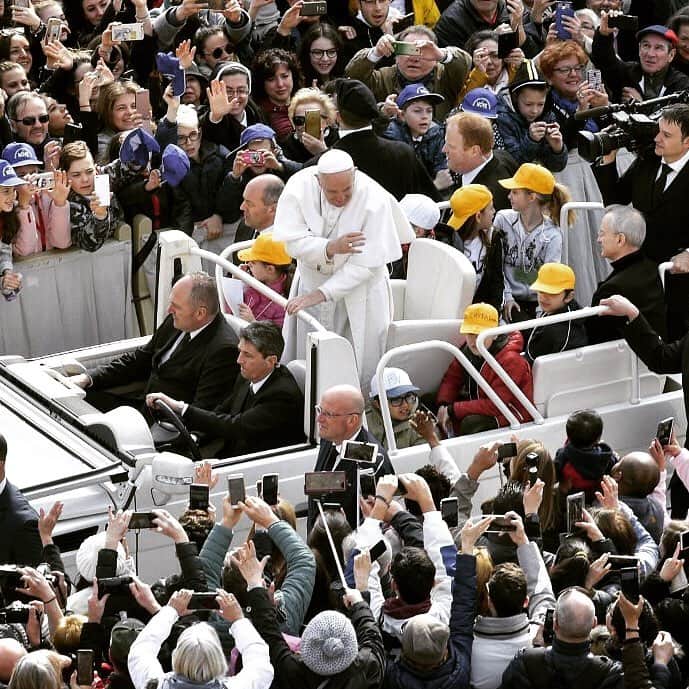 フランシスコ（ローマ教皇）さんのインスタグラム写真 - (フランシスコ（ローマ教皇）Instagram)「#generalaudience」3月21日 17時14分 - franciscus