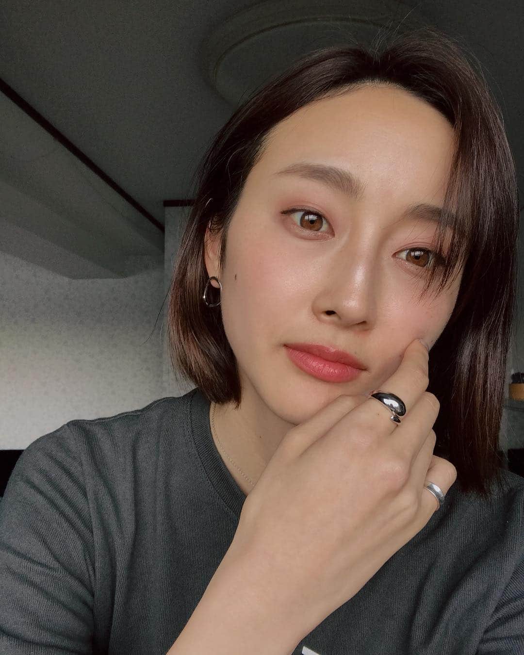 泉見祐希さんのインスタグラム写真 - (泉見祐希Instagram)「薄めとちょっと濃いめ。 (昨日のTHREEパレットだよ)」3月21日 17時18分 - yuuki_izumi_