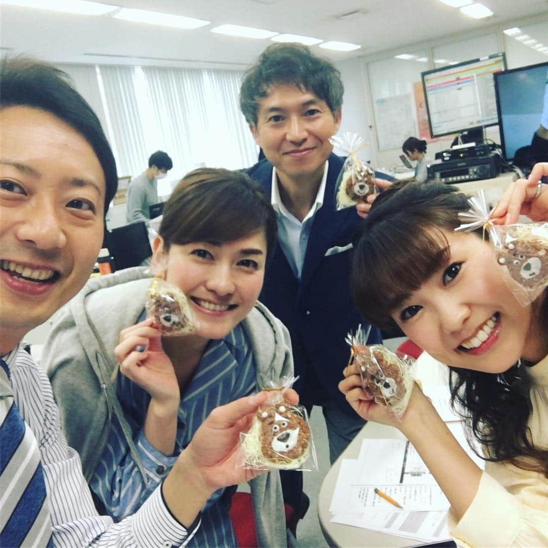 倉橋友和さんのインスタグラム写真 - (倉橋友和Instagram)「半年間にわたって#メーテレ #up コーナー「のぞく」を担当したリポーターの佐藤実絵子 さんが、今日で番組を卒業します😢明るく軽妙な語り口でスタジオを盛り上げてくれた佐藤さんに、心から感謝です！！ #手作りクッキー #ありがとう #メーテレup #up アナウンサー #星恭博 #鈴木しおり #倉橋友和」3月21日 17時44分 - nbn_kurahashi