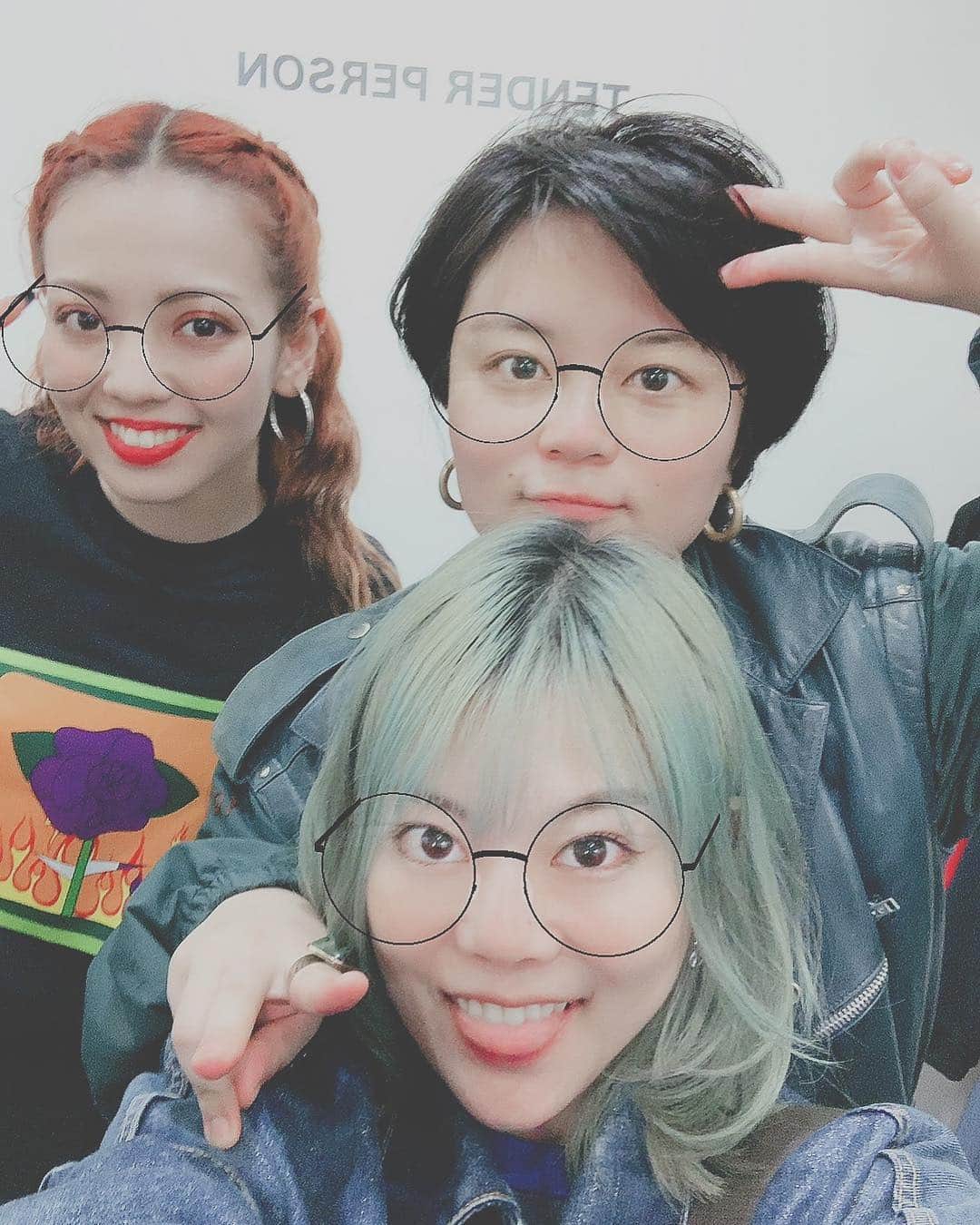 菅原紗由理のインスタグラム：「@tenderperson 展示会👯‍♀️♪ デザイナーのサユリちゃんと初めて会った！ダブルサユリ👯‍♀️🧡w  しなってぃ誘ってくれてありがと〜🧡」