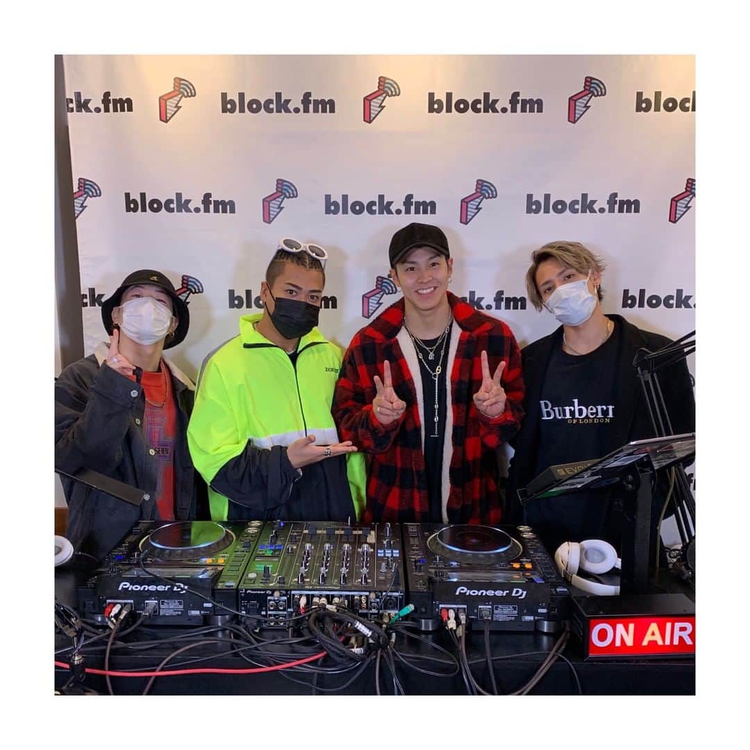 のインスタグラム：「超個性派なダンス＆ボーカルグループTHE RAMPAGEによるウィークリープログラム「RMPG DOPE STATION」📡✊💥 今週は、LIKIYAを筆頭に 神谷 健太/山本 彰吾さらに、今回はメンバーゲストにRIKUが登場☺️⚡️ ⁣ メンバー紹介楽曲も新旧R&B特集でセクシー&DOPEな60分🎙⁣ #rmpg_dope #therampage #blockfm @the_rampage_official⁣ アーカイブ視聴と番組情報は Linkin.bio にて⁣」