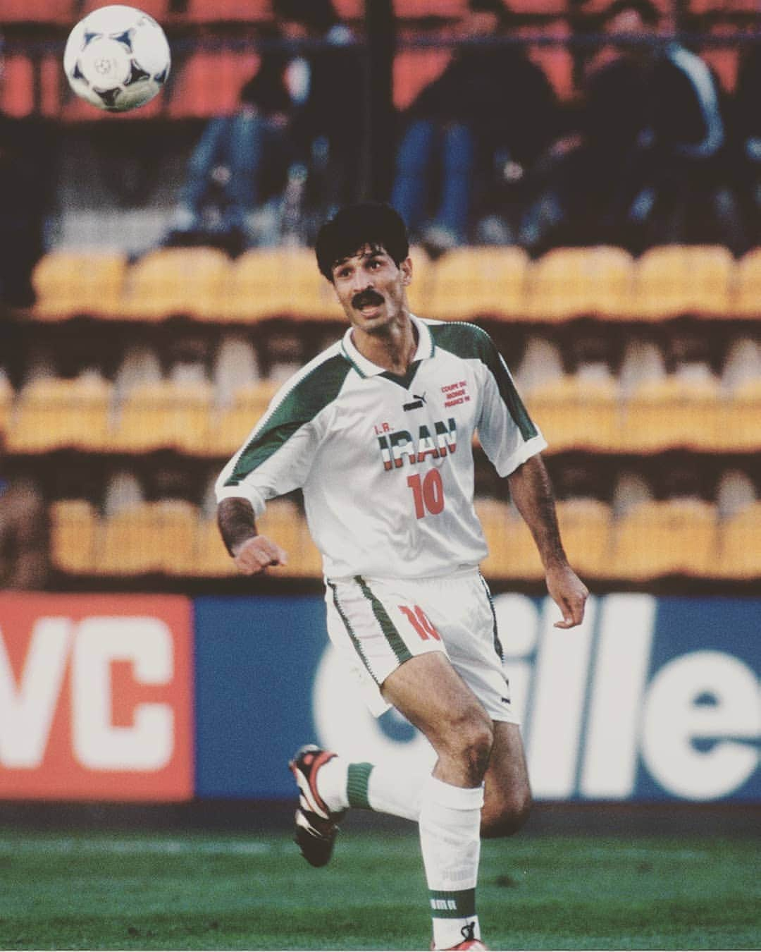 FIFAワールドカップさんのインスタグラム写真 - (FIFAワールドカップInstagram)「#HappyBirthday, @alidaei! The @teammellifootball legend turns 50 today 🎂🇮🇷 #WorldCup #Iran」3月21日 18時07分 - fifaworldcup